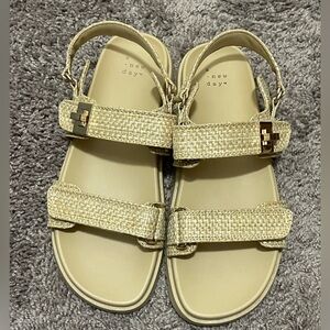 A New Day viral sandals Jonie Ankle Strap Footbed sandals, Tan